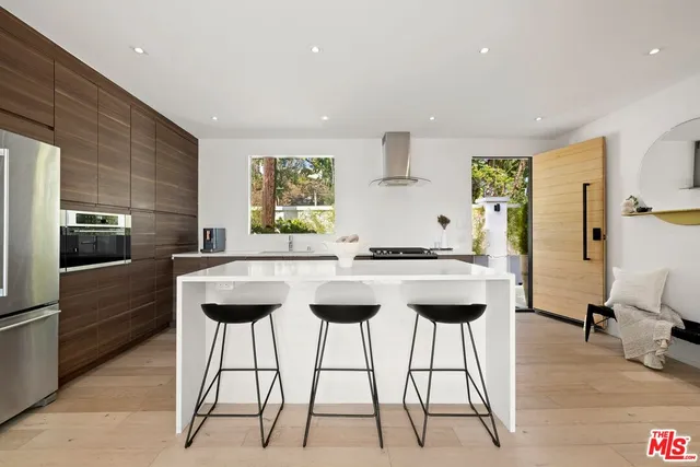 $1,925,000 | 8583 Skyline Drive, Los Angeles, CA 90046