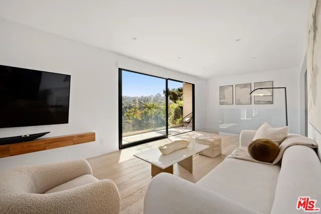 $1,925,000 | 8583 Skyline Drive, Los Angeles, CA 90046