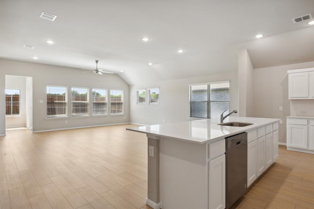 1891 Balfour Bend Forney, TX 75126 - Photo 7 of 23 Kitchen in the Diamond home plan by Trophy Signature Homes – REPRESENTATIVE PHOTO