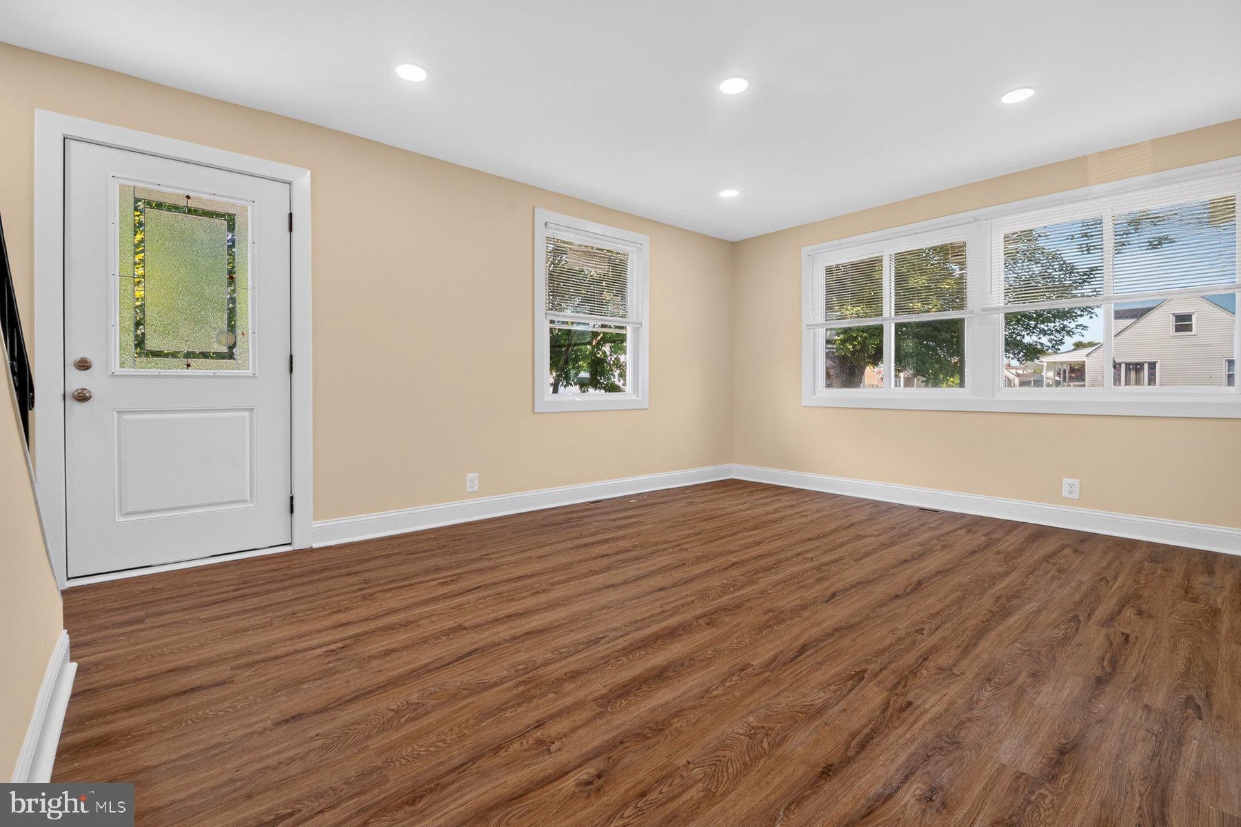 3439 Court Way Baltimore, MD 21222 - Photo 3 of 30