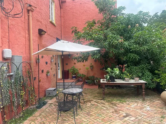 $6,000 | 915 Ferdinand Street, Unit 915, Coral Gables, FL 33134