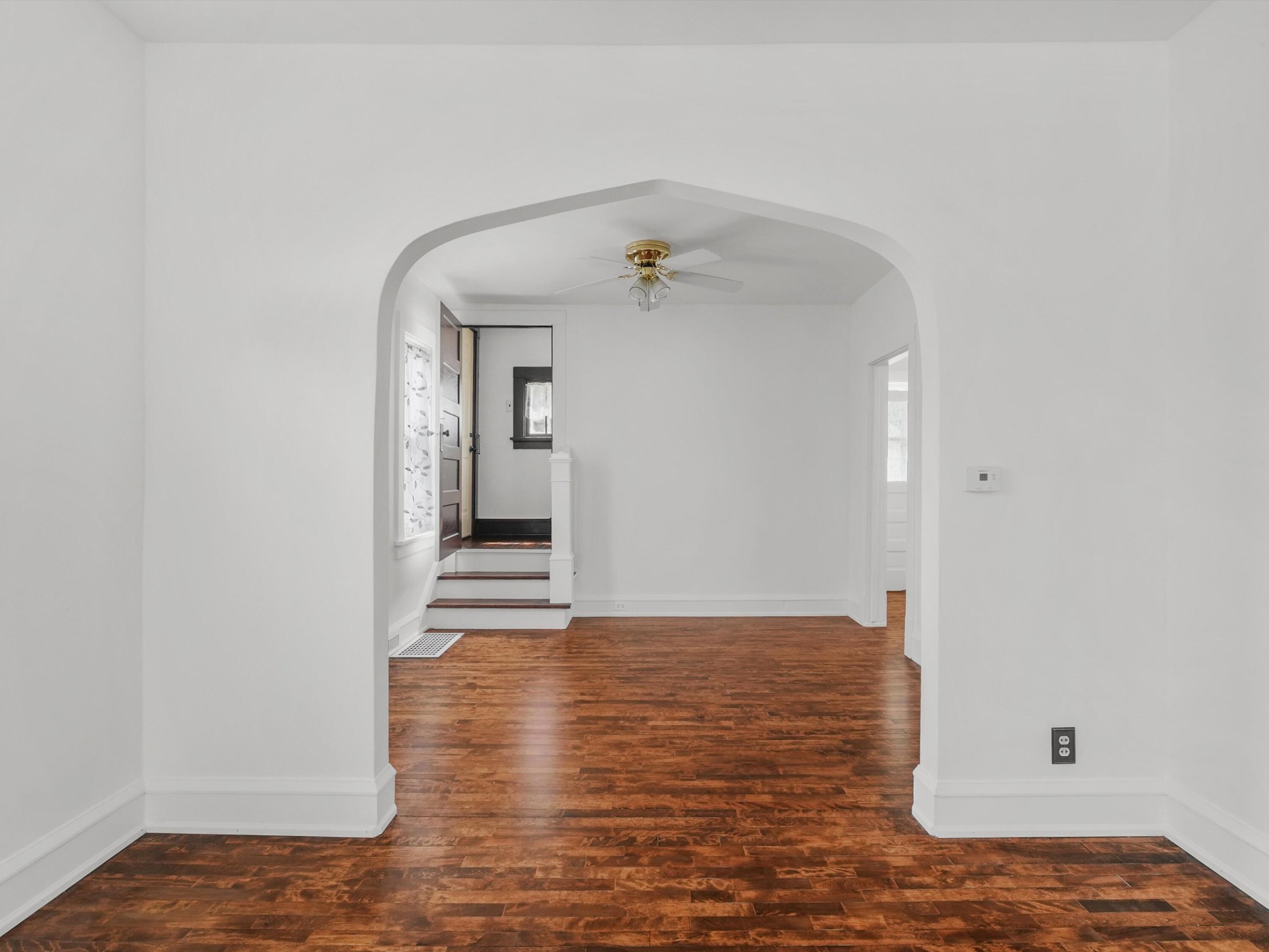 2215 11th Street Two Rivers, WI 54241 - Photo 5 of 27 05-DSC07147