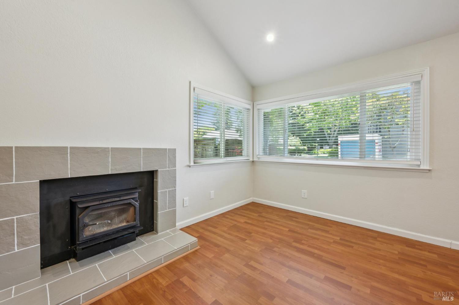 734 Racquet Club Circle Rohnert Park, CA 94928 - Photo 6 of 35