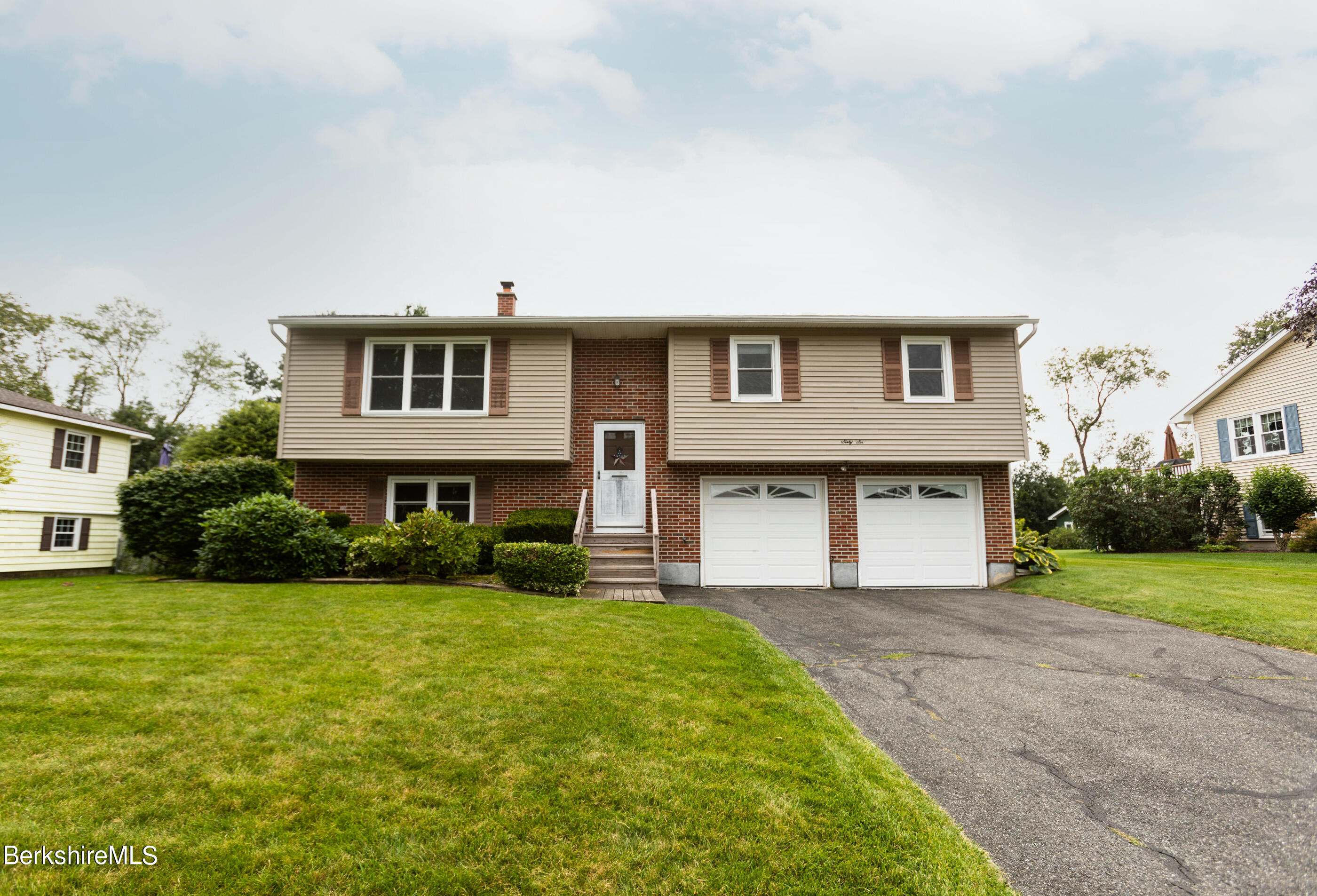 66 Winesap Road Pittsfield, MA 01201 - Photo 1 of 38 66 Winesap Road