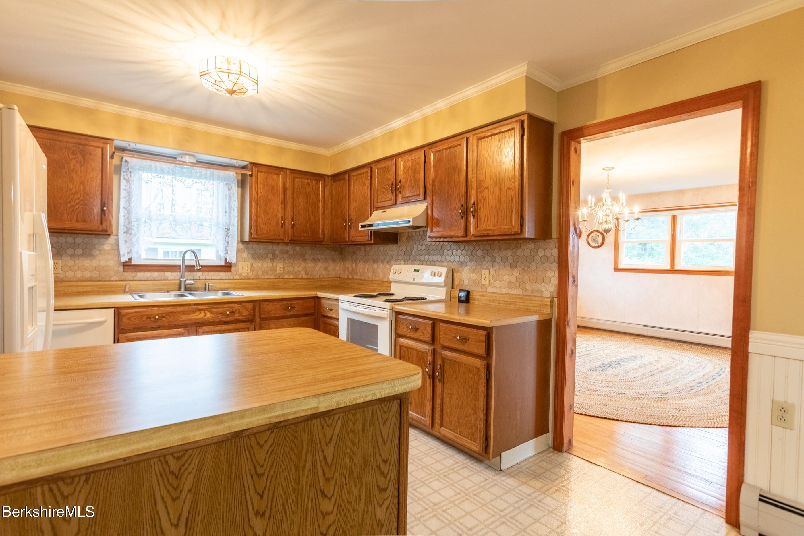 66 Winesap Road Pittsfield, MA 01201 - Photo 14 of 38 Kitchen