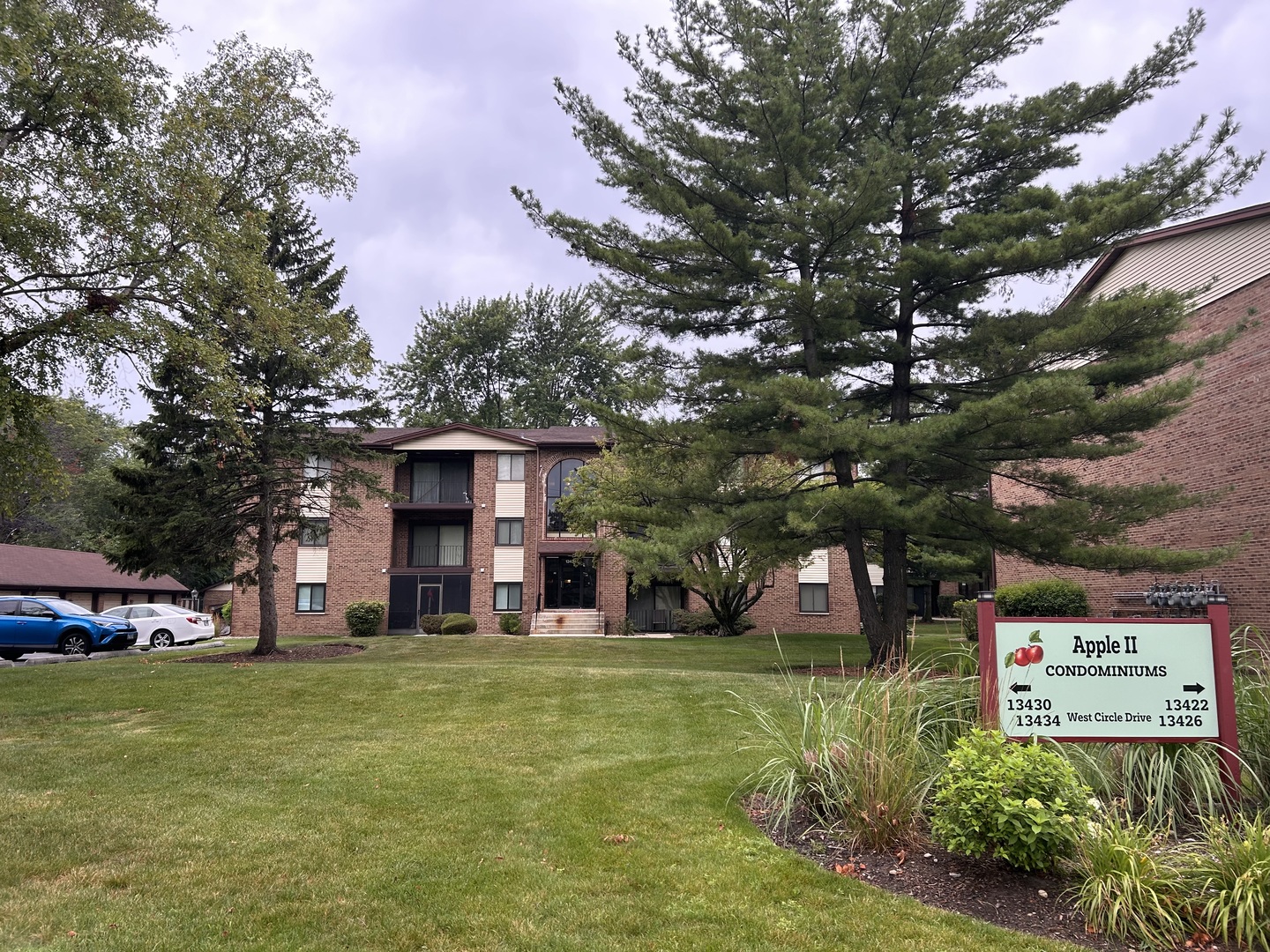 13434 West Circle Dr Unit 110  
