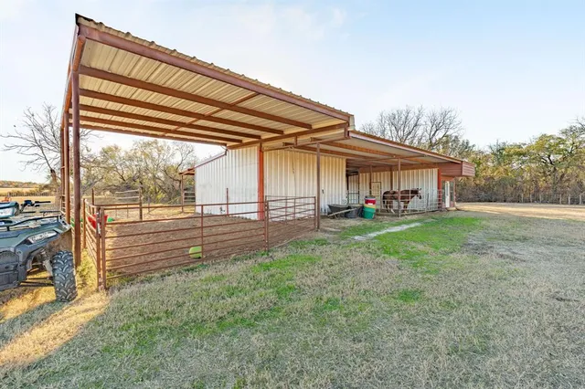 $935,000 | 4286 County Road 156, Bluff Dale, TX 76433