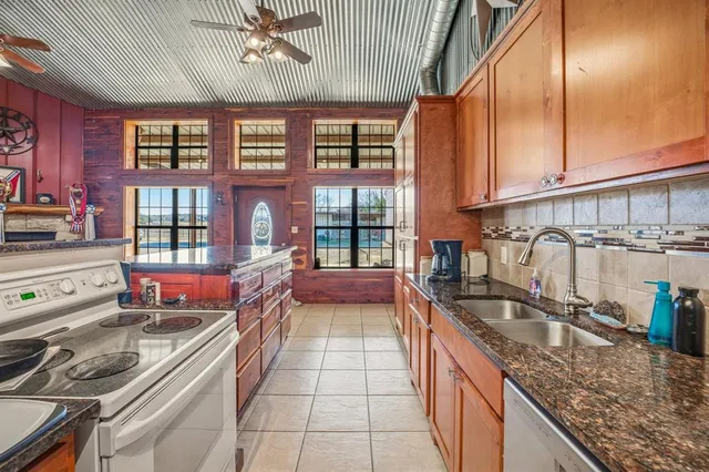 $935,000 | 4286 County Road 156, Bluff Dale, TX 76433