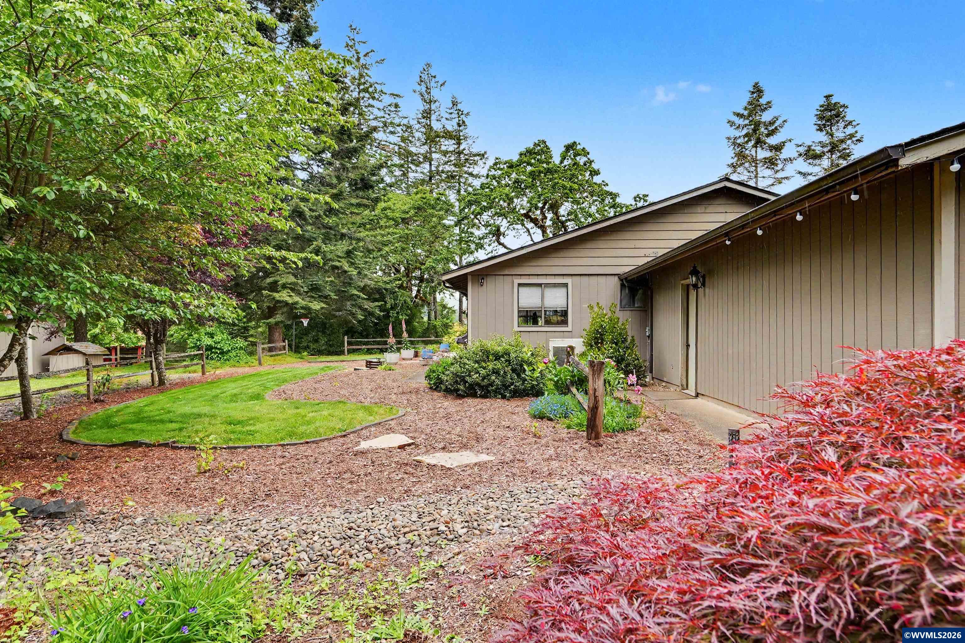 15991 Oakdale Road Dallas, OR 97338 - Photo 6 of 50
