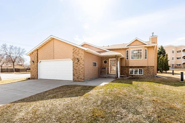 $372,000 | 61 Fremont Drive South, Fargo, ND 58103
