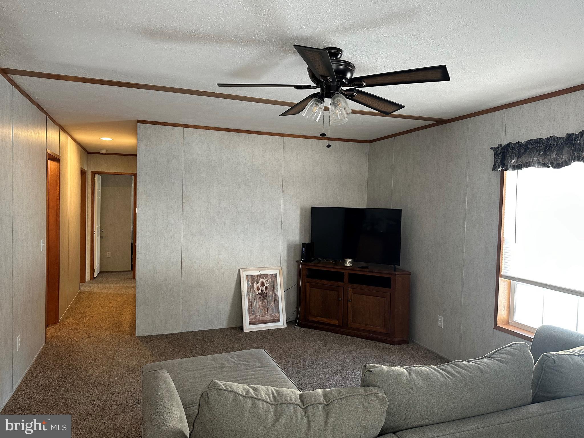 22 Apache Run Barto, PA 19504 - Photo 6 of 22 a living room with furniture and a flat screen tv