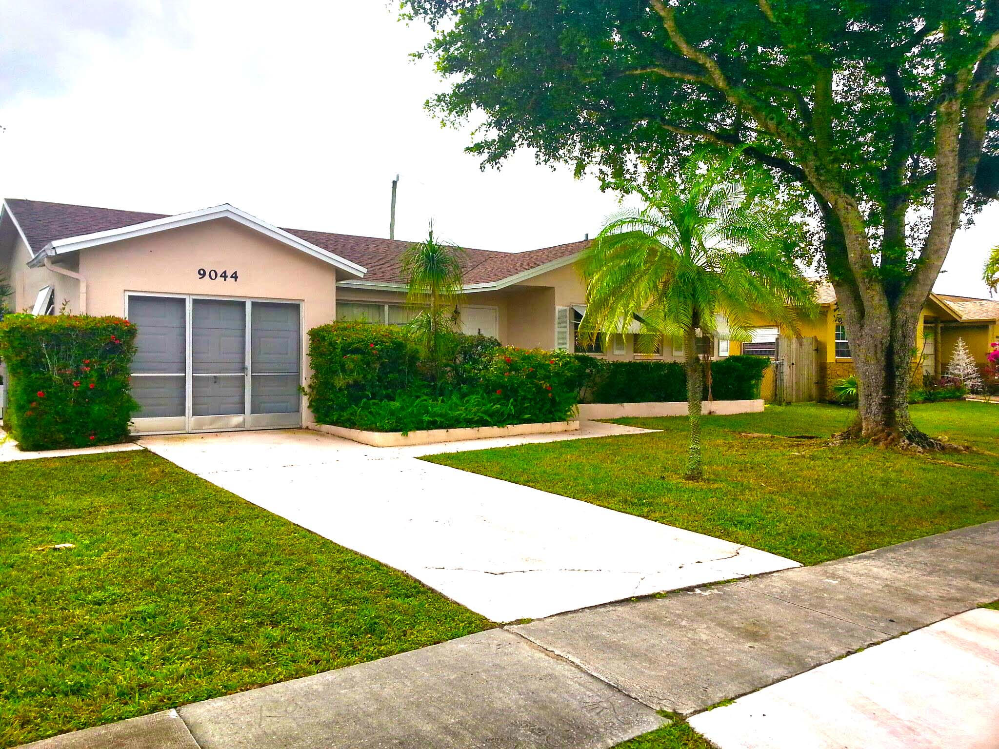 9044 Southwest 1st Drive Boca Raton, FL 33428 - Photo 5 of 7 20140110_111310