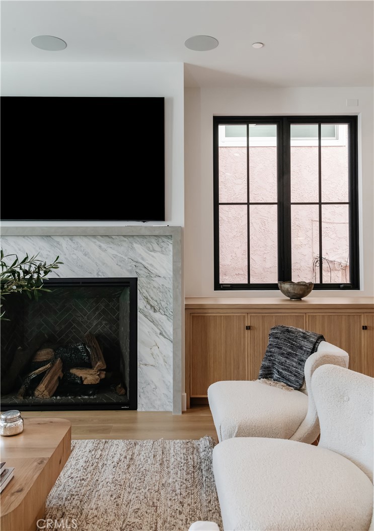 405 7th Street Manhattan Beach, CA 90266 - Photo 11 of 70