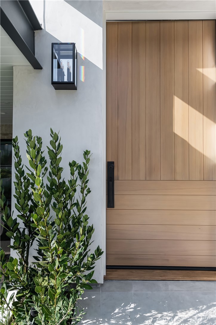 405 7th Street Manhattan Beach, CA 90266 - Photo 5 of 70