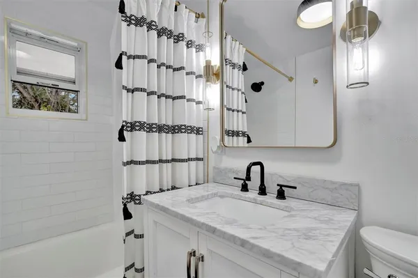 $1,099,000 | 2713 4th Avenue West, Bradenton, FL 34205