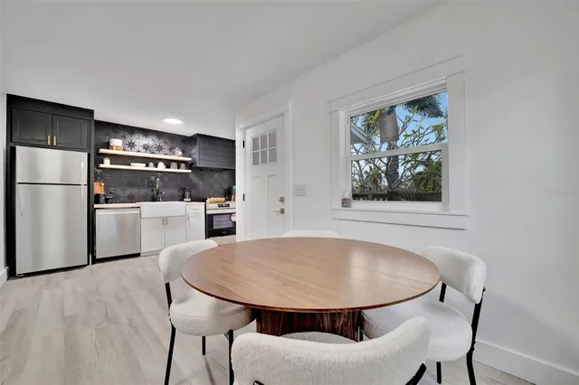 $1,099,000 | 2713 4th Avenue West, Bradenton, FL 34205