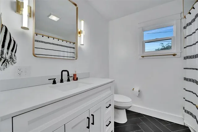 $1,099,000 | 2713 4th Avenue West, Bradenton, FL 34205