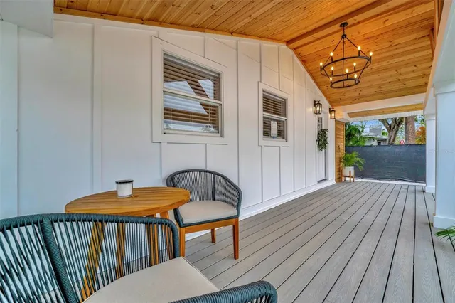 $1,099,000 | 2713 4th Avenue West, Bradenton, FL 34205