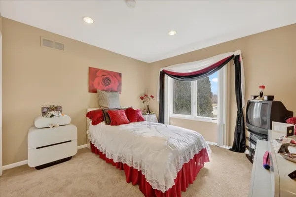 $529,900 | 19444 Jack Pine Drive, Macomb, MI 48042