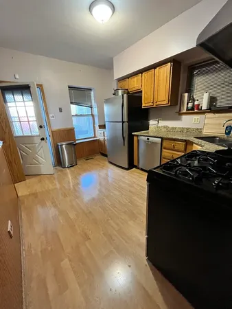 $2,750 | 3217 South May Street, Unit 1, Chicago, IL 60608