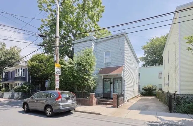 $3,400 | 19 Wyatt Street, Unit 19, Somerville, MA 02143