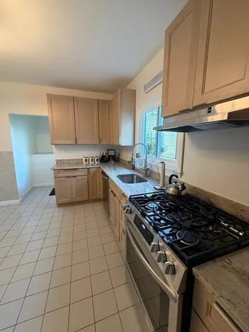 $3,400 | 19 Wyatt Street, Unit 19, Somerville, MA 02143