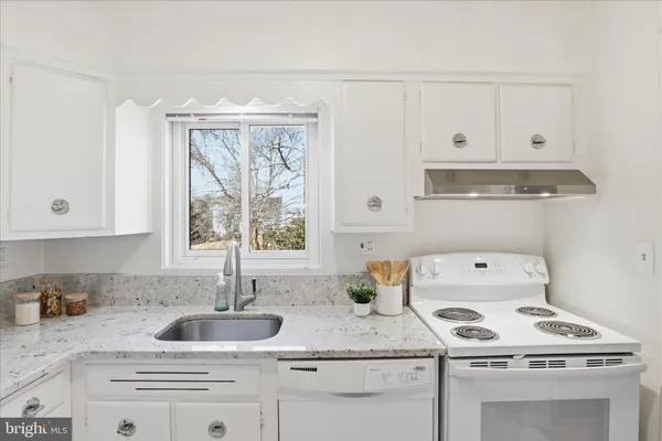 $789,000 | 10014 Cedar Lane, Kensington, MD 20895