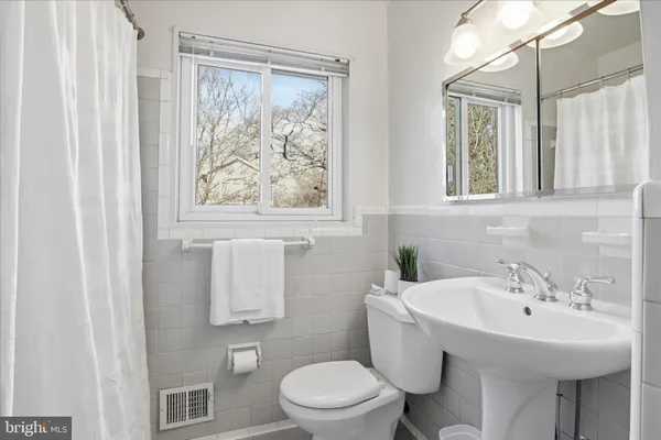 $789,000 | 10014 Cedar Lane, Kensington, MD 20895