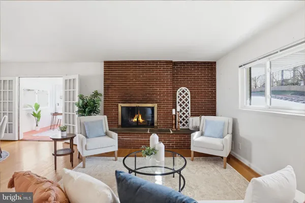 $789,000 | 10014 Cedar Lane, Kensington, MD 20895