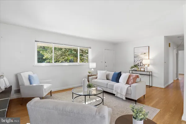 $789,000 | 10014 Cedar Lane, Kensington, MD 20895