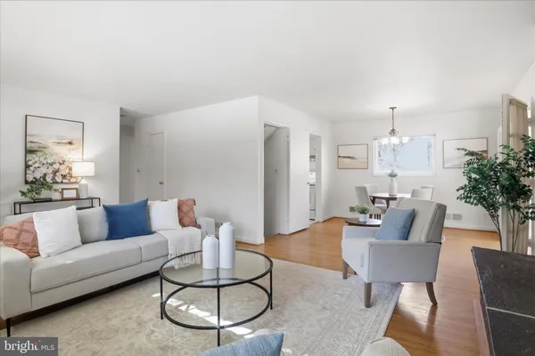 $789,000 | 10014 Cedar Lane, Kensington, MD 20895