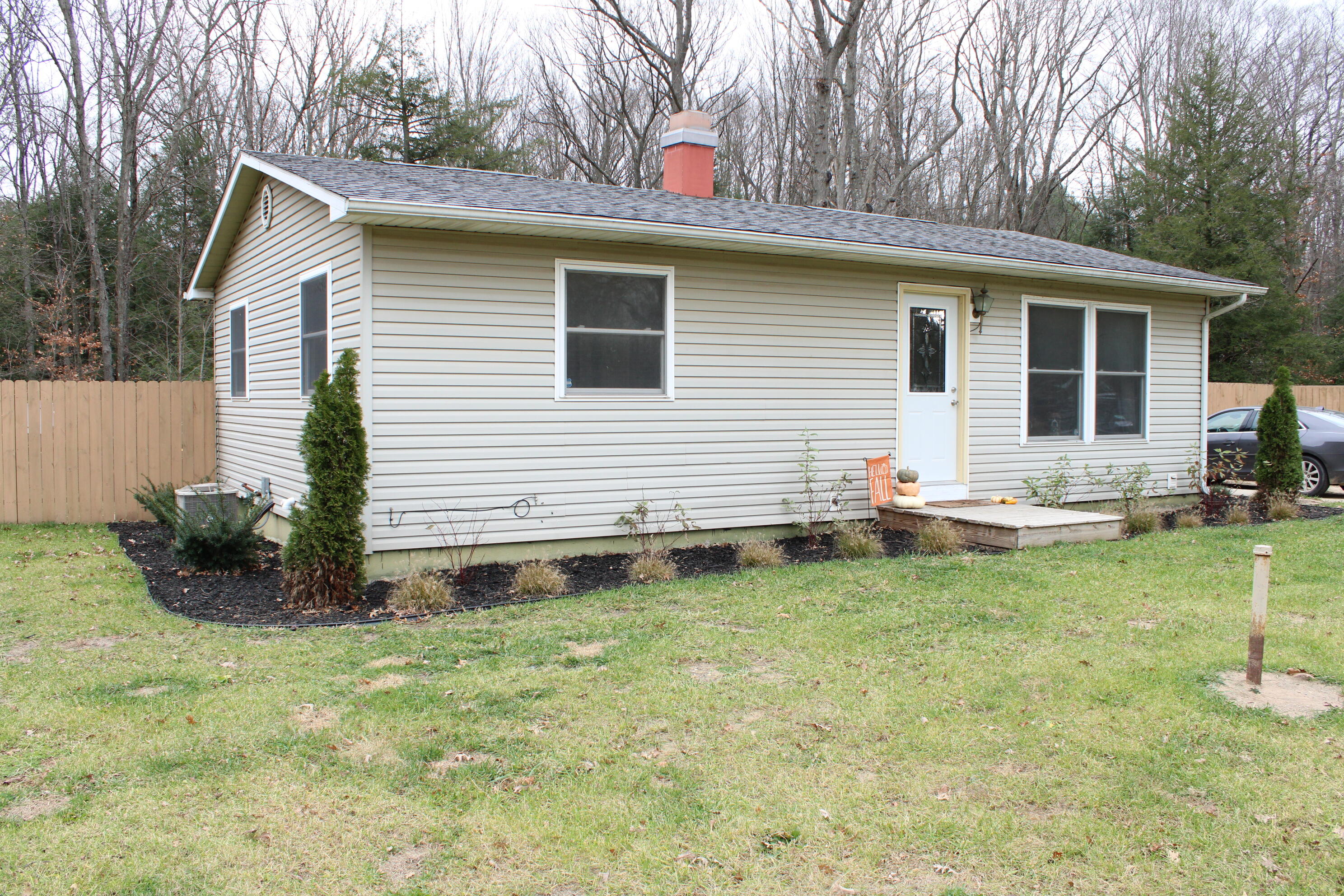2540 East Arthur Road Rothbury, MI 49452 - Photo 3 of 45 IMG_1929