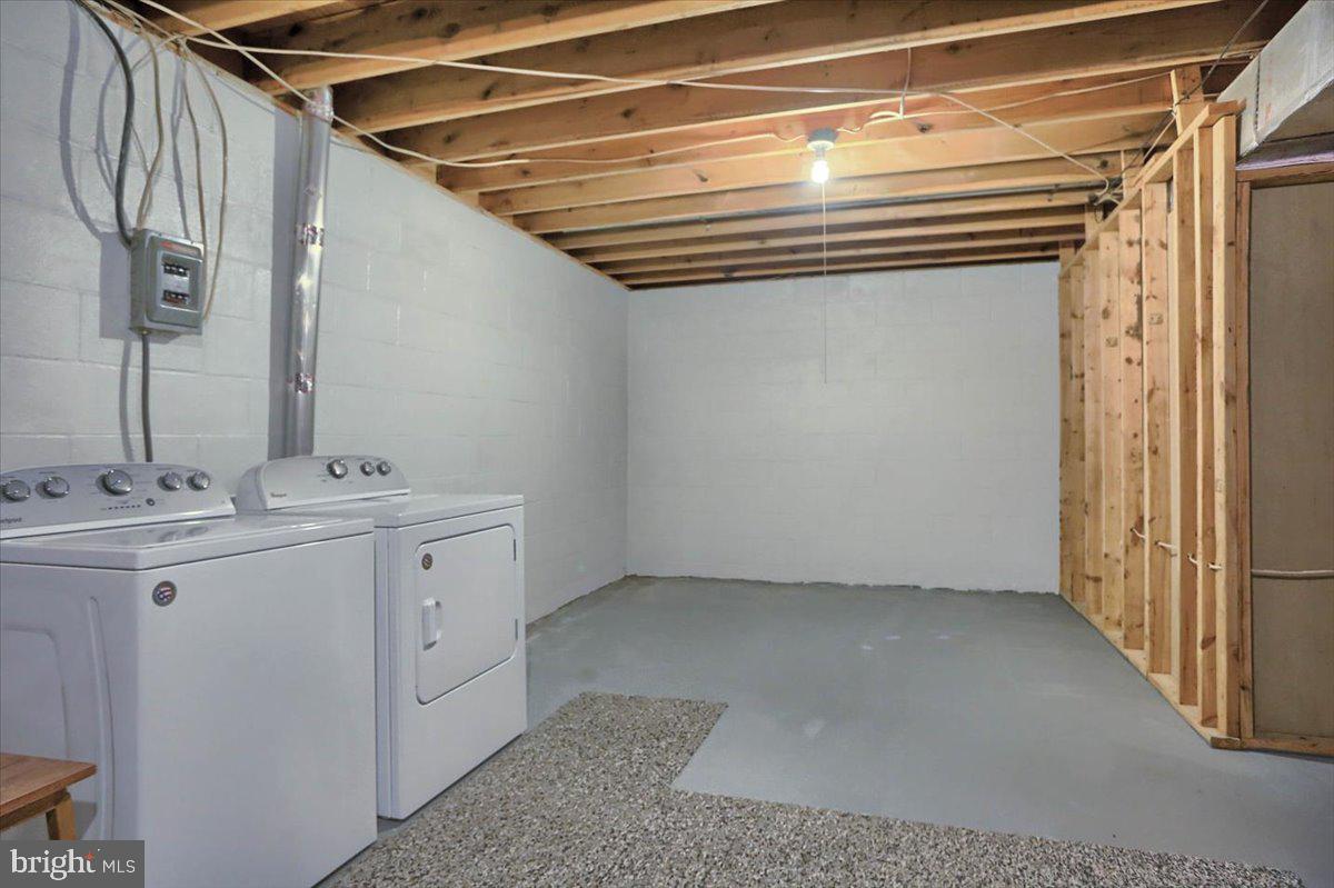 1740 Valley Green Road Etters, PA 17319 - Photo 22 of 26 Washer & Dryer Convey