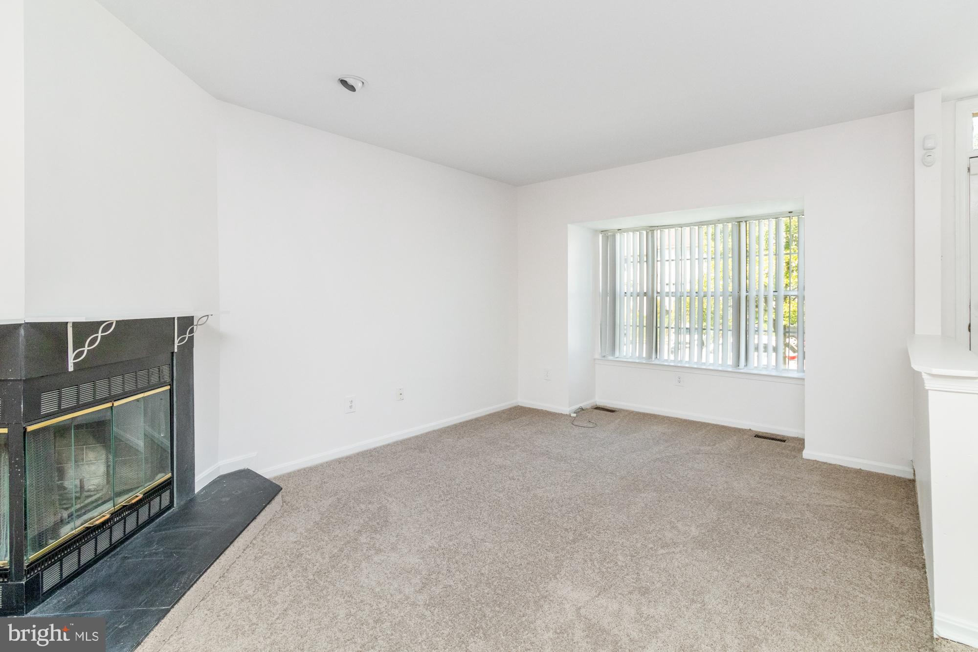 3713 Foxford Stream Road Baltimore, MD 21236 - Photo 5 of 42 Living Room