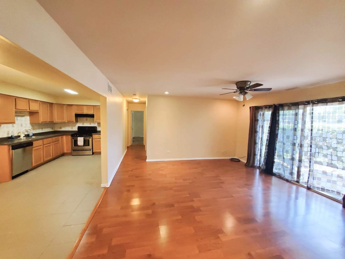 613 Limerick Lane, Unit 1D Schaumburg, IL 60193 - Photo 3 of 24