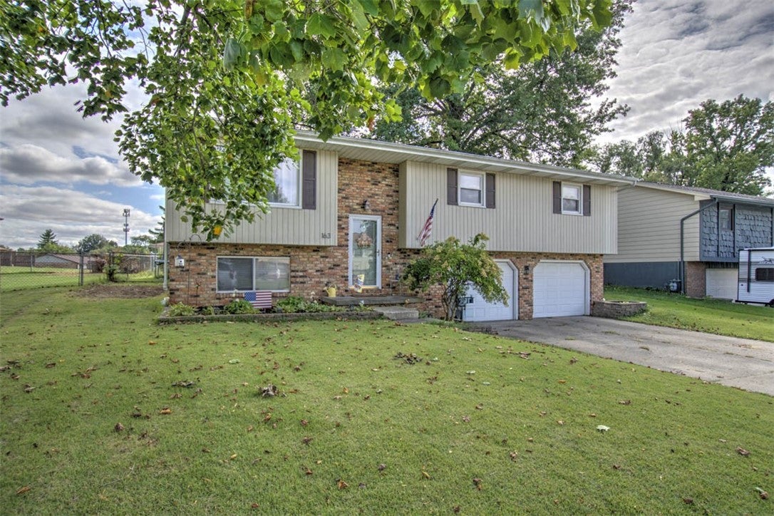 163 Bristol Drive Decatur, IL 62521 - Photo 3 of 25 Gallery Image 3