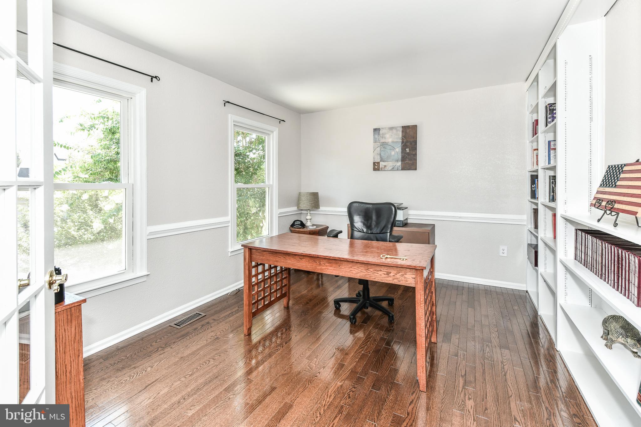 111 Country Road Sterling, VA 20165 - Photo 17 of 55 Light filled office space!