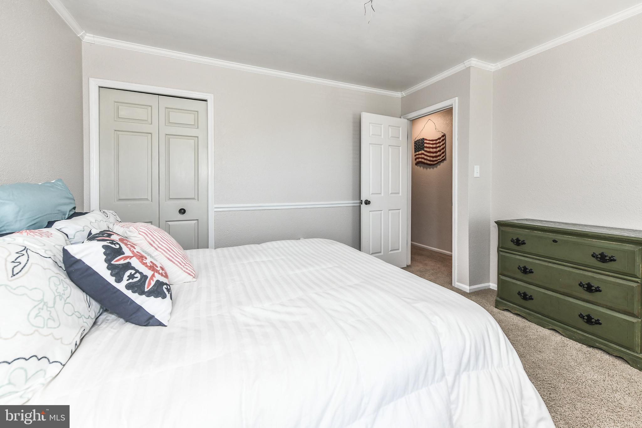 111 Country Road Sterling, VA 20165 - Photo 34 of 55 Large 2nd bedroom upstairs!
