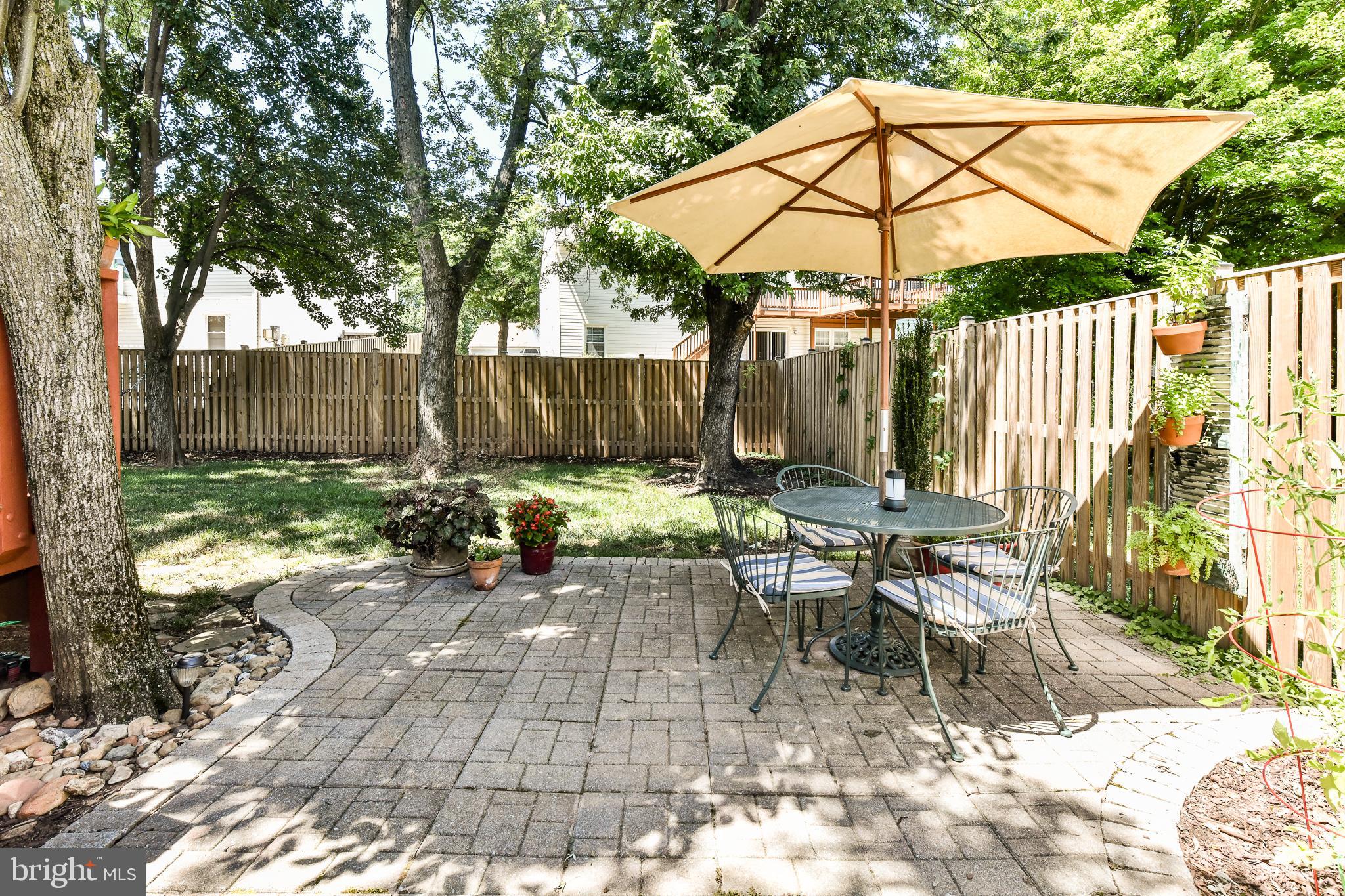 111 Country Road Sterling, VA 20165 - Photo 48 of 55 Separate patio area!