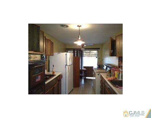 19 Stockton Road Kendall Park, NJ 08824 - Photo 2 of 10 Gallery Image 2