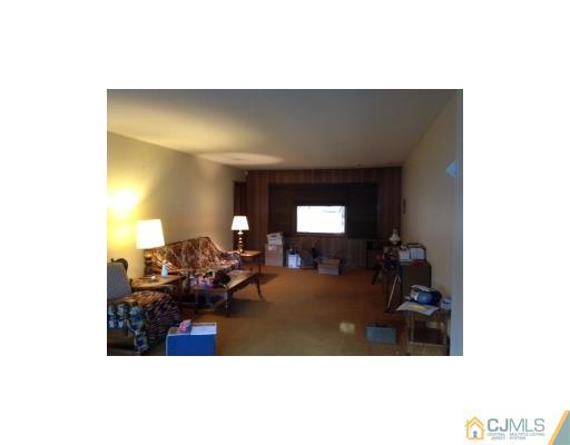 19 Stockton Road Kendall Park, NJ 08824 - Photo 4 of 10 Gallery Image 4