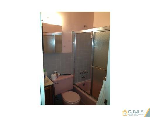 19 Stockton Road Kendall Park, NJ 08824 - Photo 5 of 10 Gallery Image 5