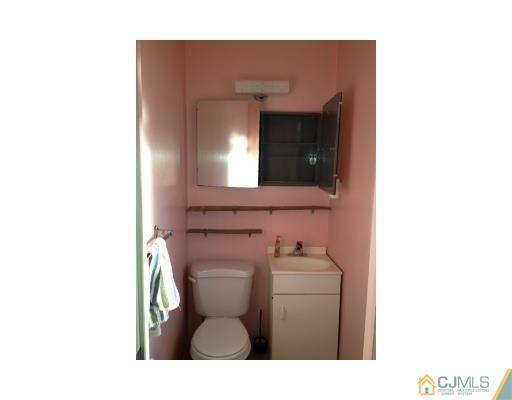 19 Stockton Road Kendall Park, NJ 08824 - Photo 6 of 10 Gallery Image 6