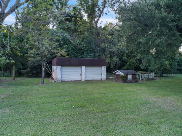 1411 Highway 15 South St. George, SC 29477 - Photo 22 of 32 Garage