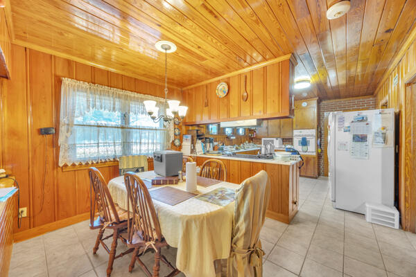 1411 Highway 15 South St. George, SC 29477 - Photo 8 of 32 Eat in Kitchen