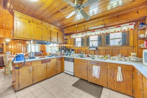 $500,000 | 1411 Highway 15 South, St. George, SC 29477