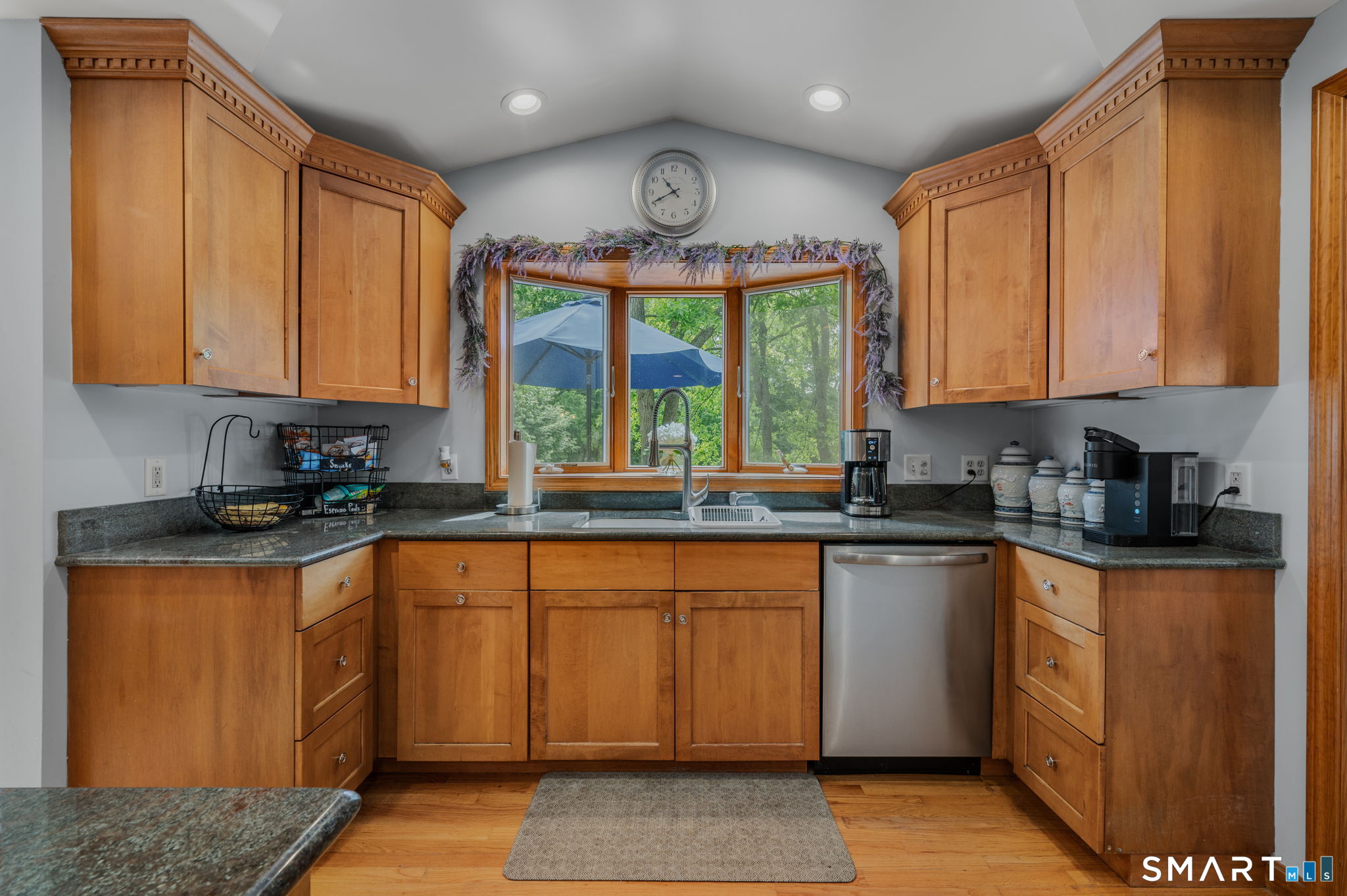 66 Clipper Court Groton, CT 06355 - Photo 7 of 40