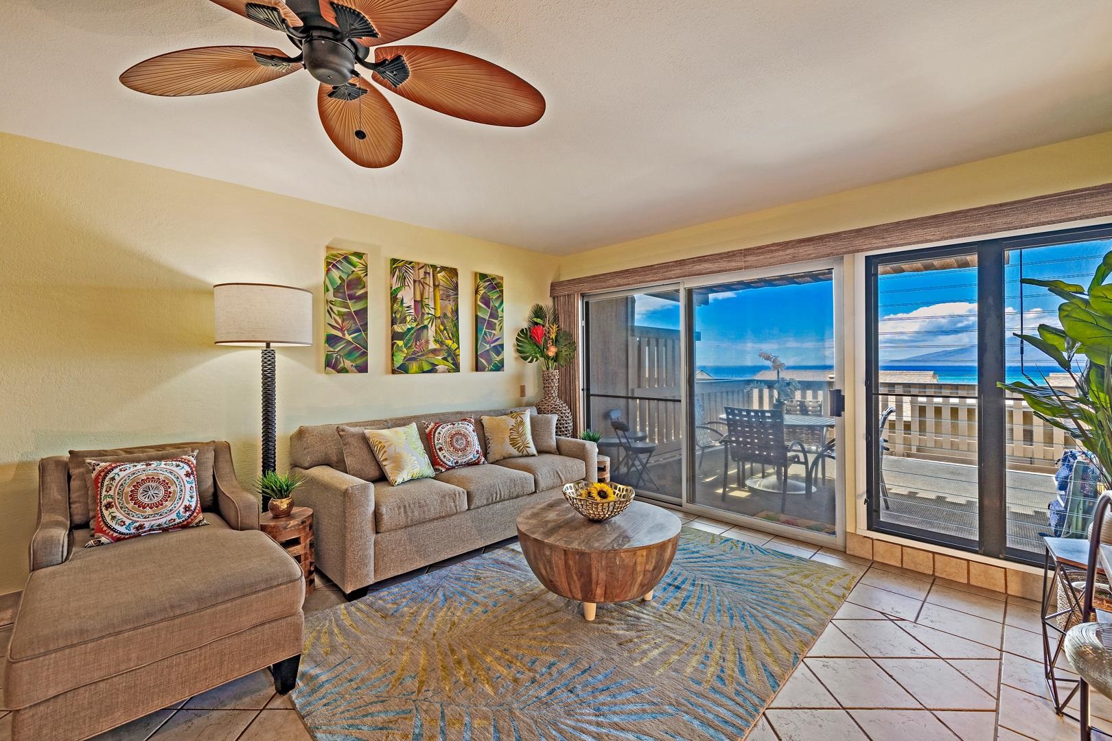 4909 Lower Honoapiilani Road, Unit E5 Lahaina, HI 96761 - Photo 4 of 28 a living room with furniture