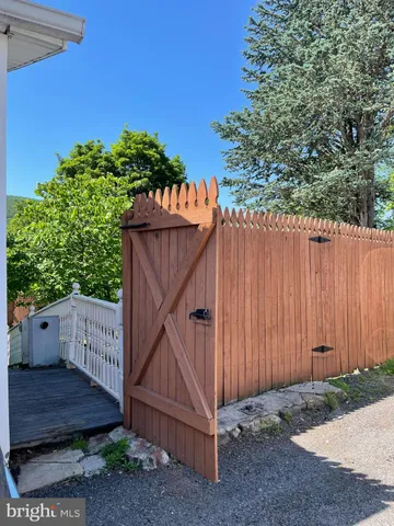 $39,000 | 129 East Market Street, Williamstown, PA 17098