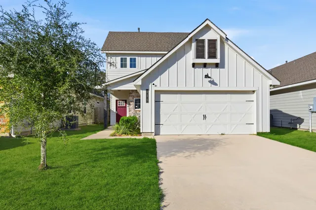 $265,000 | 115 Austin Street, Angleton, TX 77515